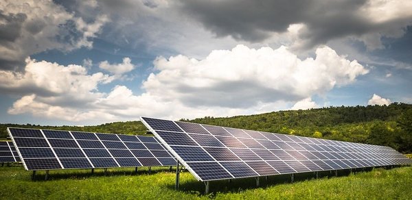 Quelle place doit prendre le renouvelable dans la transition écologique ?